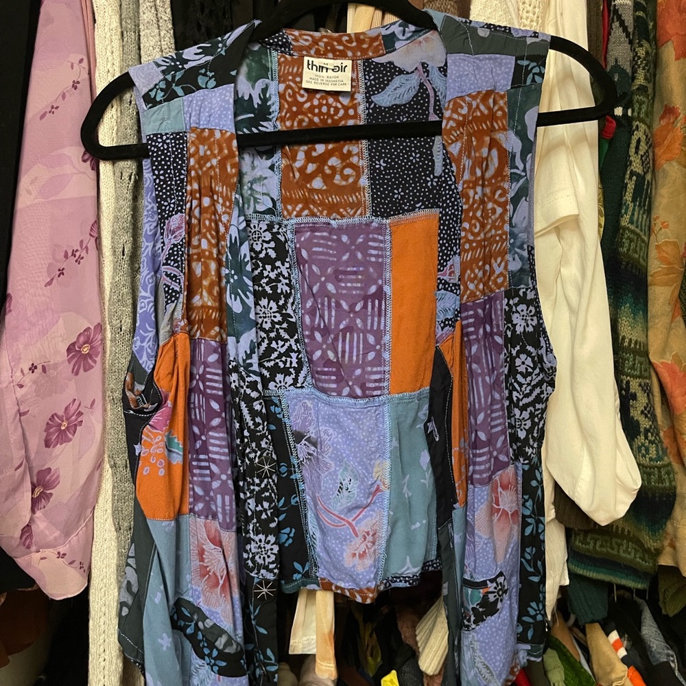Blue Sleeveless Graphic Blouse Relaxed Fit